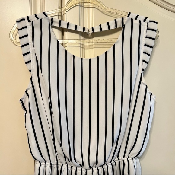 YA Los Angeles Striped Romper with Elastic Waistband, Black & White, Size Large - Picture 3 of 10